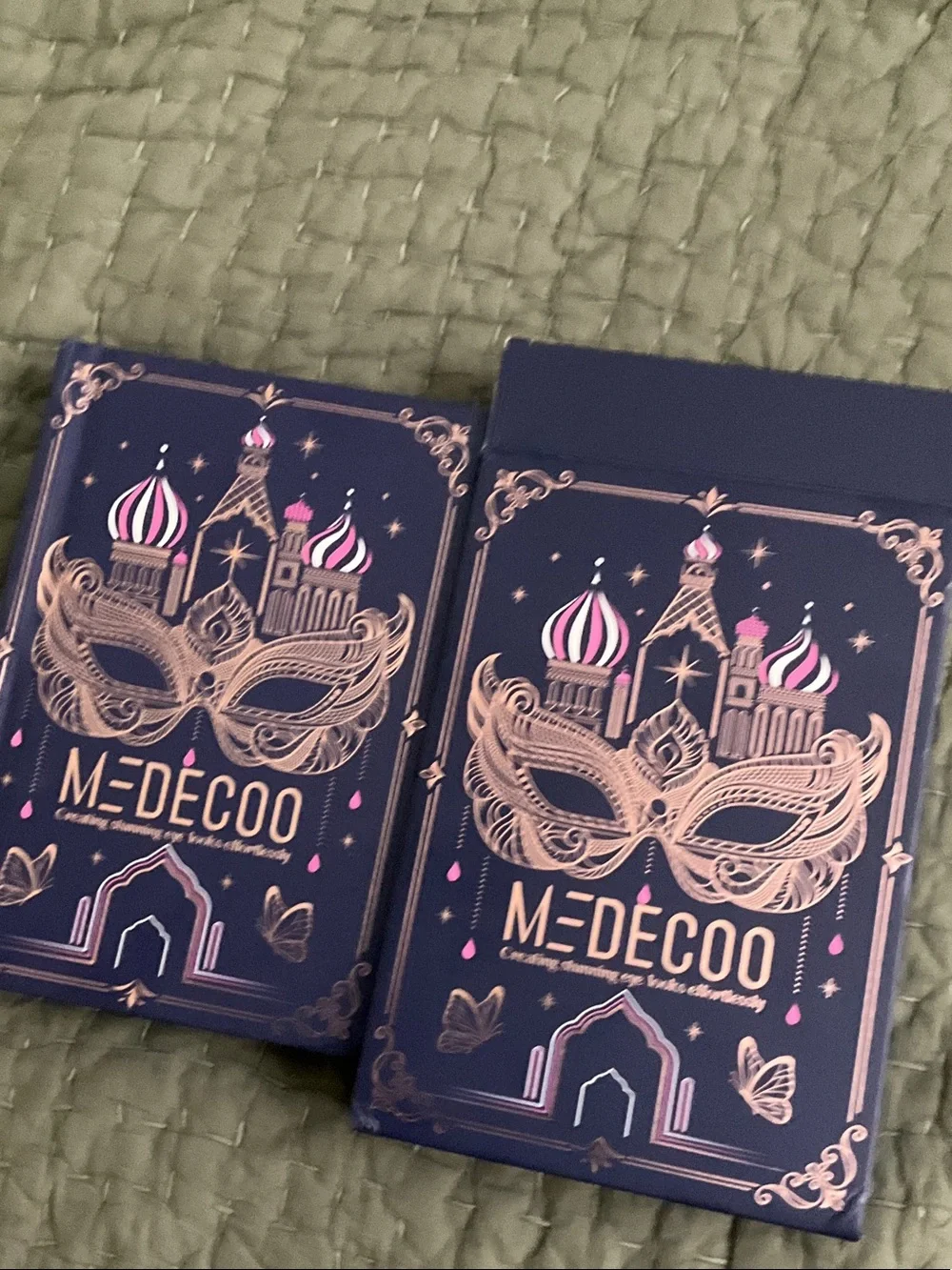 MEDECOO Full Makeup Palette includes all you need in a 📕